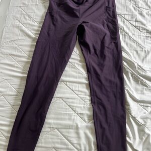 Old Navy Active High-Rise Leggings in Dark Purple M